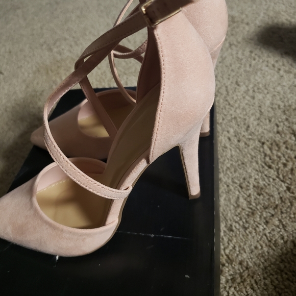 Pink heels - Picture 2 of 4
